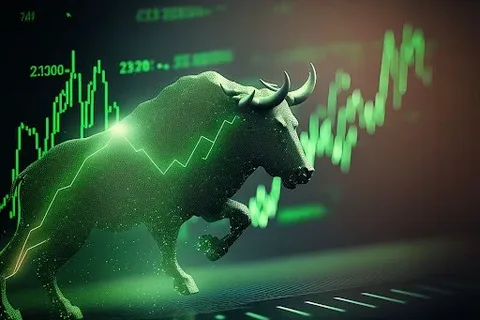 Warns Bitcoin Bull Run Nearing Volatility Ahead End, 2025